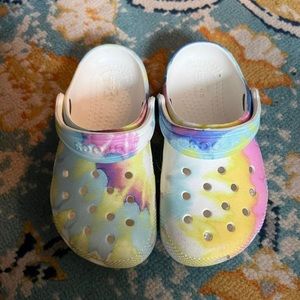 Kids Size 9 tie dye Crocs